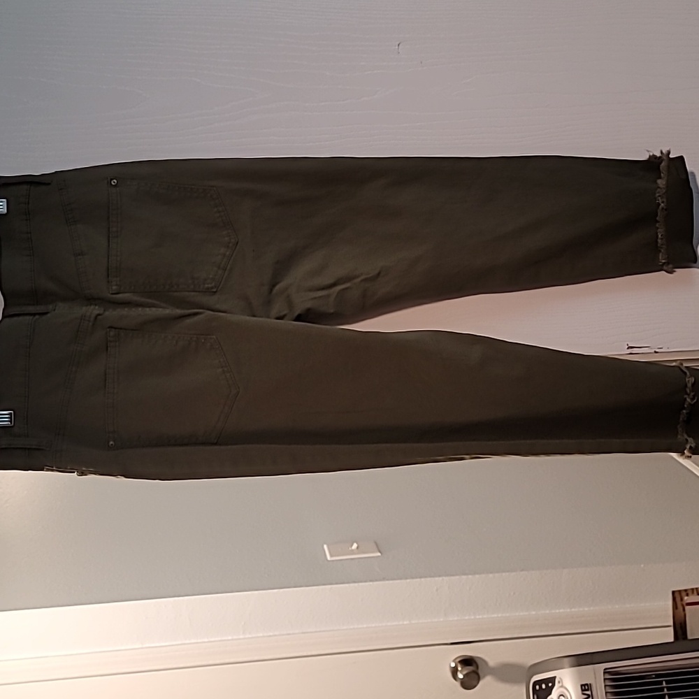 Nwt no boundaries crop pants size 9 - Picture 2 of 3